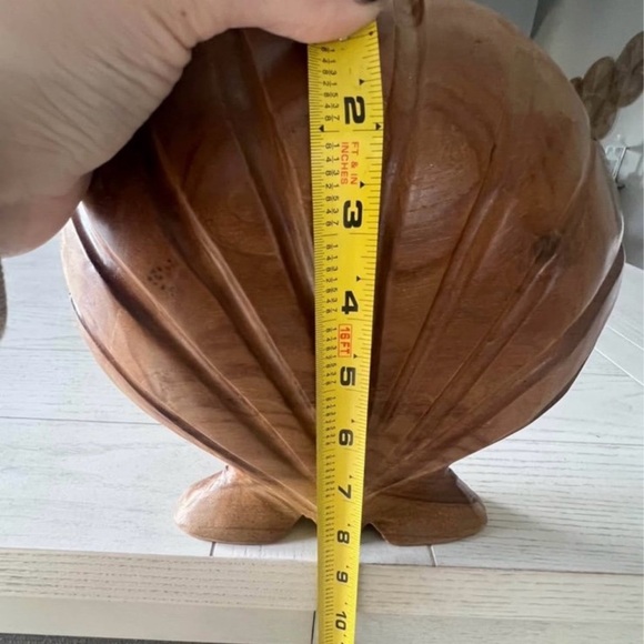 Handcarved Large Wooden Seashell - Picture 4 of 5